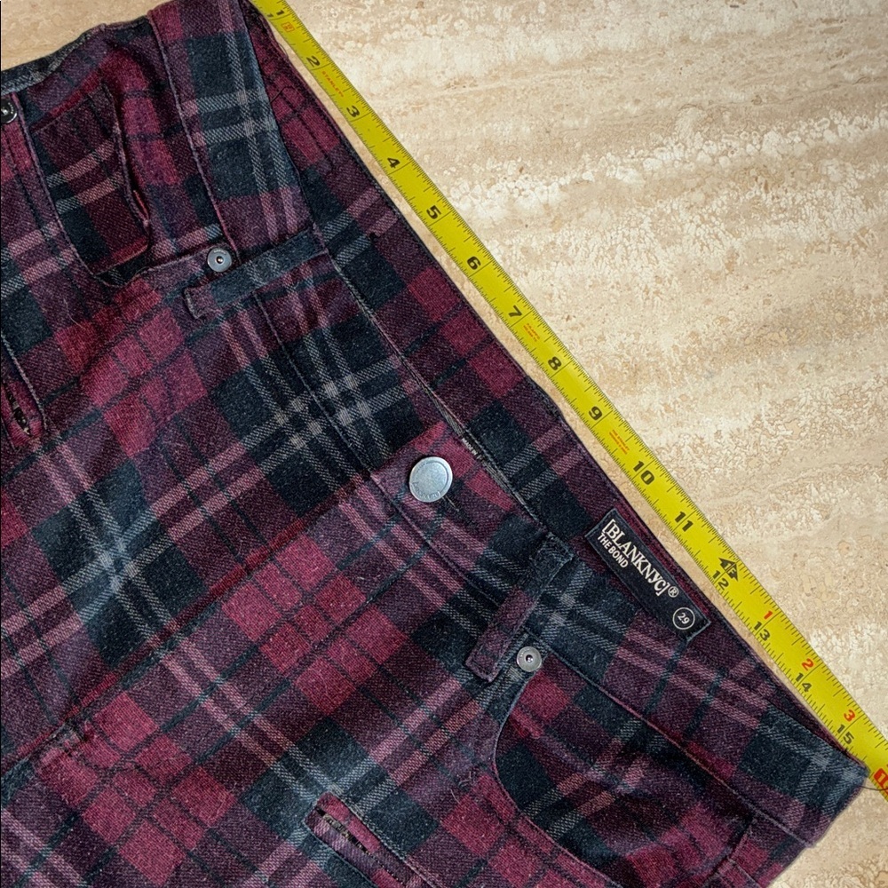 BLANK NYC "The Bond" Skinny Midrise Plaid Pants in Maroon & Black. 29 - Picture 13 of 17